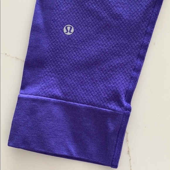 Lululemon purple seamless crop pants size 6 - Picture 3 of 5